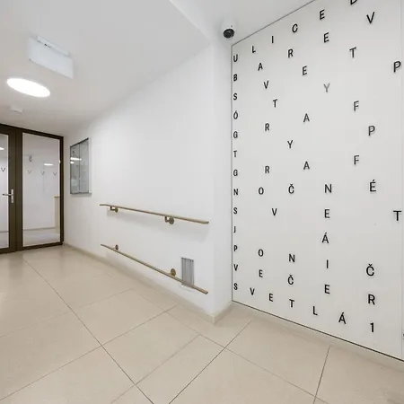 Luxury Vydrica, Castle & Danube, Prime Old Town *