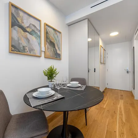 Luxury Vydrica, Castle & Danube, Prime Old Town *